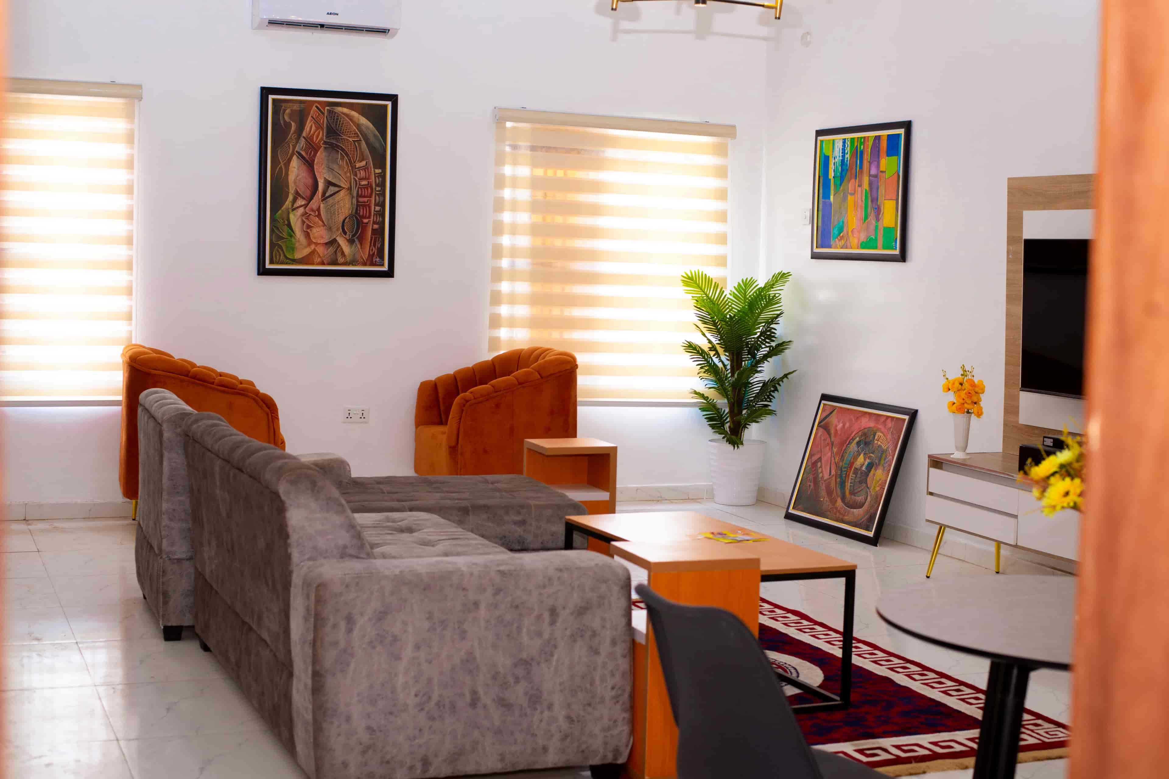 Modern & comfortable living room